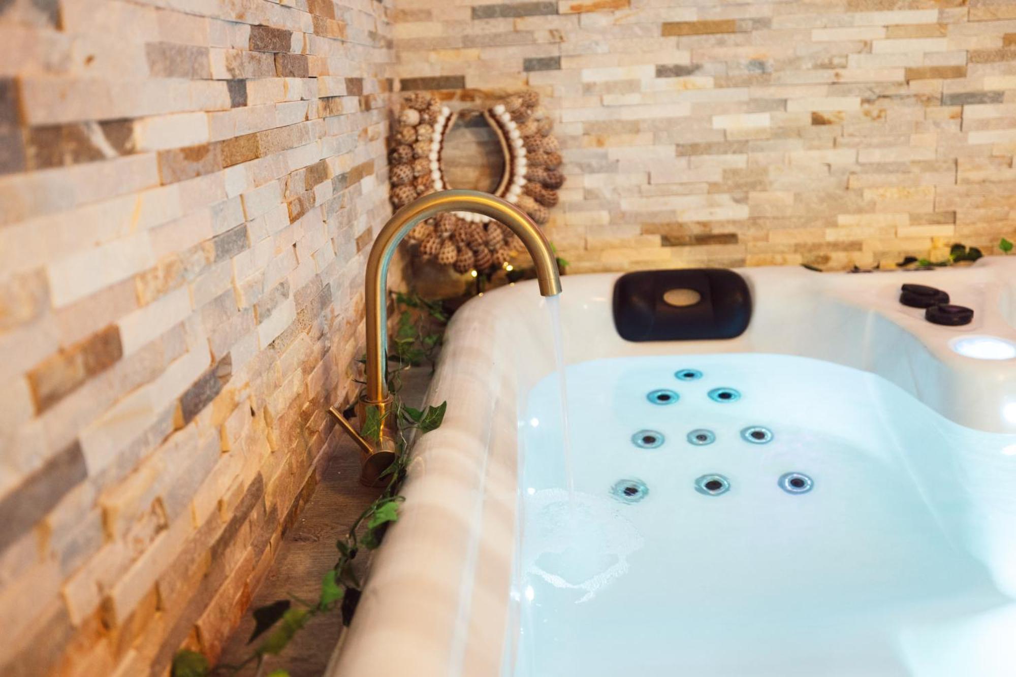 Suite And Spa La Perla Bianca Grabels Exteriér fotografie