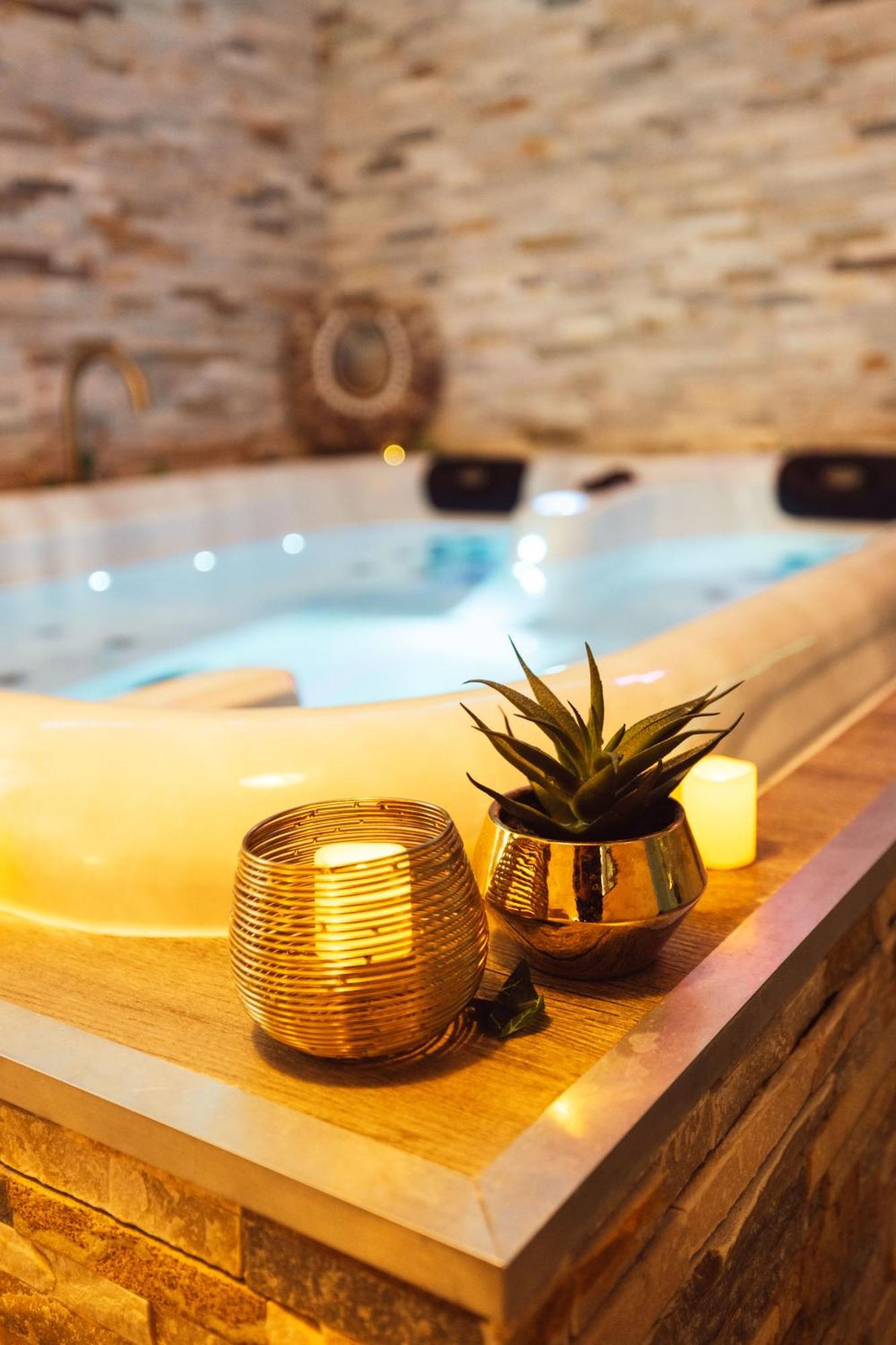 Suite And Spa La Perla Bianca Grabels Exteriér fotografie